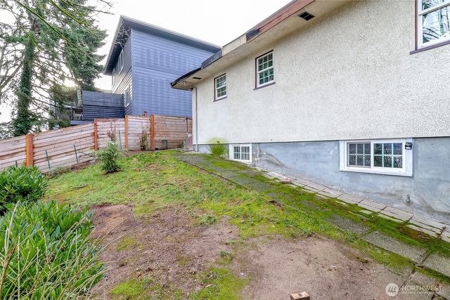 98 Hardie Avenue SW, Renton, WA 98057