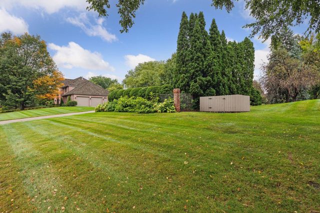 10500 Niblick Lane, Eden Prairie, MN 55347