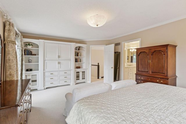 10500 Niblick Lane, Eden Prairie, MN 55347