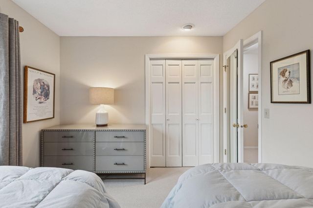 10500 Niblick Lane, Eden Prairie, MN 55347