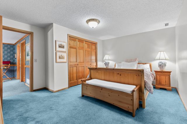 10500 Niblick Lane, Eden Prairie, MN 55347