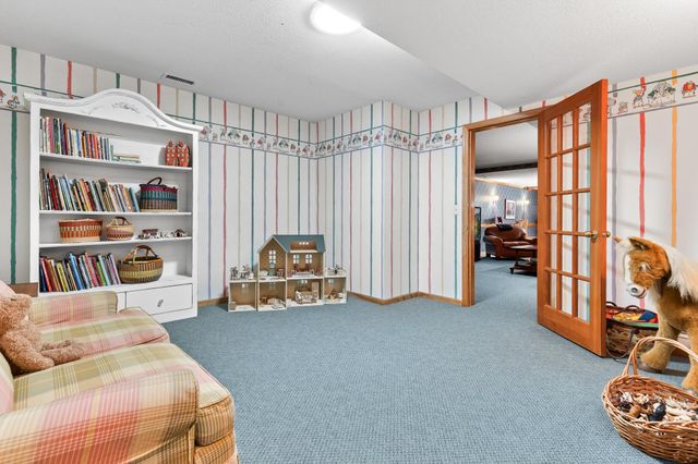 10500 Niblick Lane, Eden Prairie, MN 55347