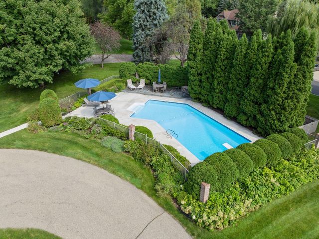 10500 Niblick Lane, Eden Prairie, MN 55347