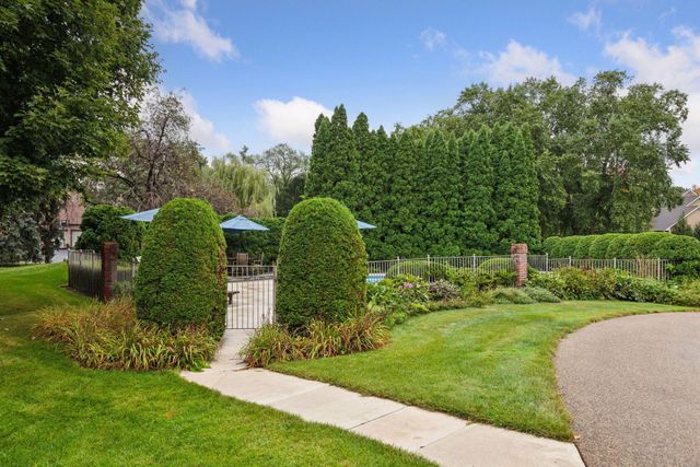 10500 Niblick Lane, Eden Prairie, MN 55347