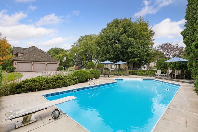 10500 Niblick Lane, Eden Prairie, MN 55347