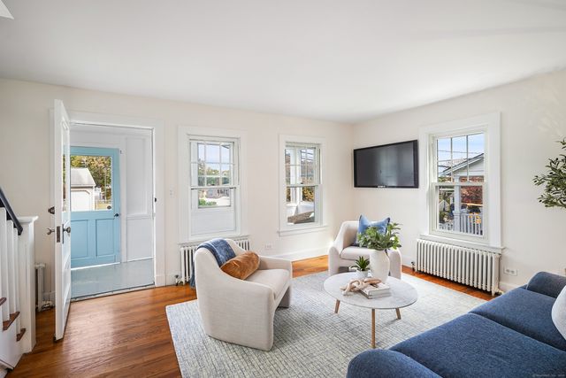 15 Mathews Street, Stamford, CT 06902