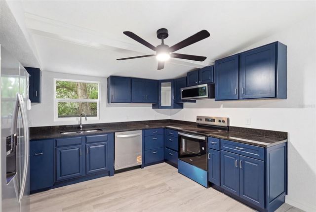 403 ACORN CIRCLE, Fruitland Park, FL 34731