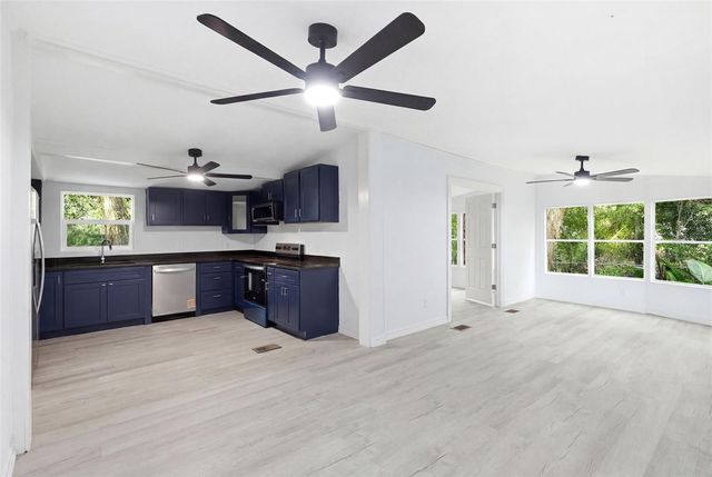 403 ACORN CIRCLE, Fruitland Park, FL 34731