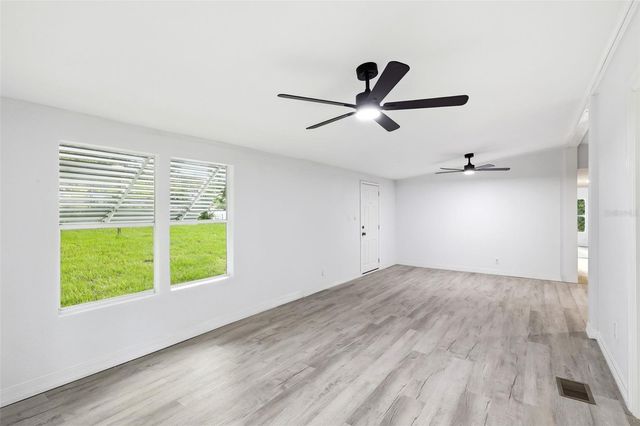 403 ACORN CIRCLE, Fruitland Park, FL 34731