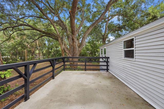 403 ACORN CIRCLE, Fruitland Park, FL 34731