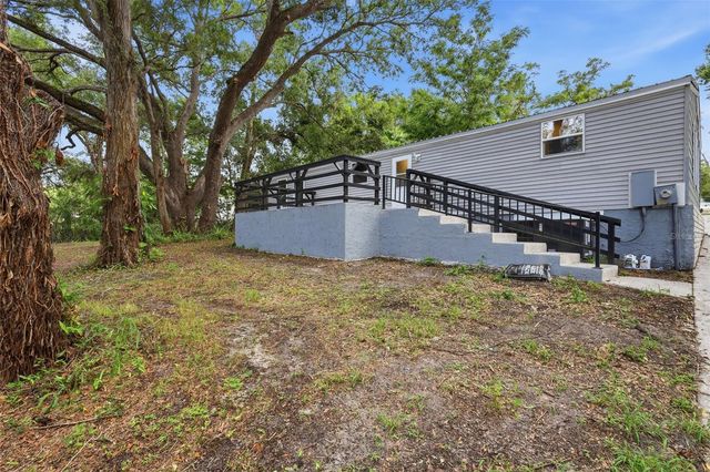 403 ACORN CIRCLE, Fruitland Park, FL 34731