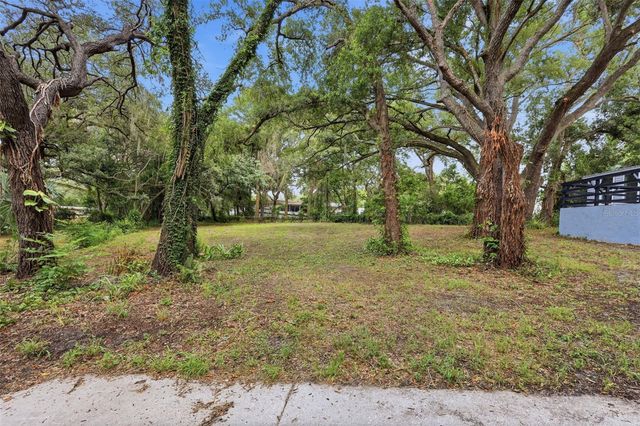 403 ACORN CIRCLE, Fruitland Park, FL 34731