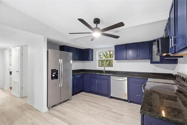 403 ACORN CIRCLE, Fruitland Park, FL 34731