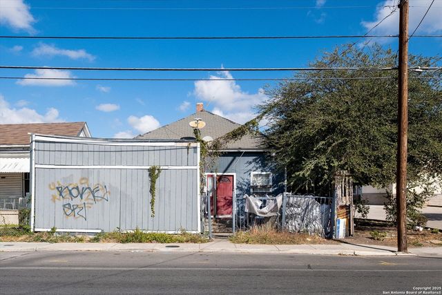 2925 W Commerce St, San Antonio, TX 78207