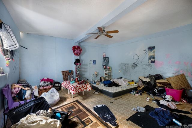 2925 W Commerce St, San Antonio, TX 78207