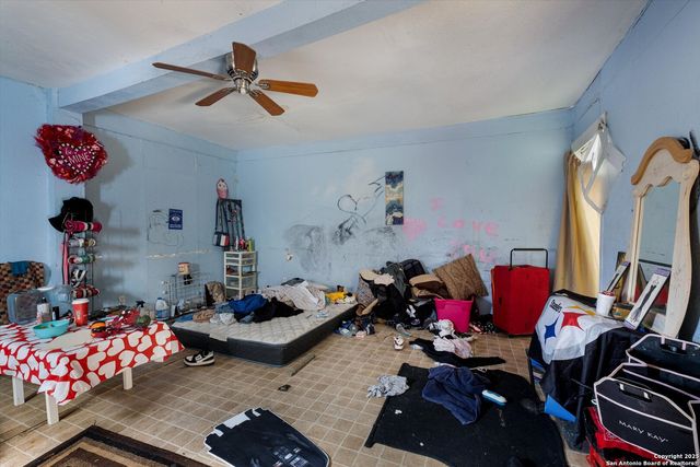 2925 W Commerce St, San Antonio, TX 78207