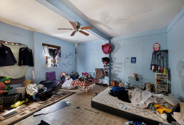 2925 W Commerce St, San Antonio, TX 78207