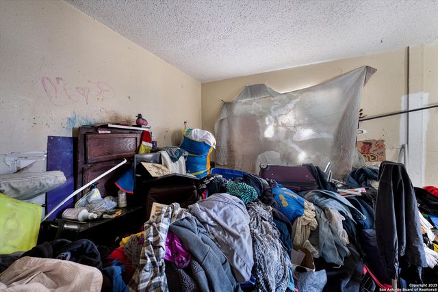 2925 W Commerce St, San Antonio, TX 78207