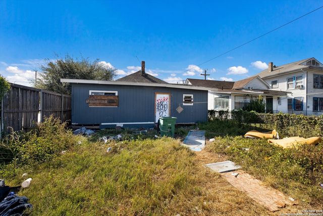 2925 W Commerce St, San Antonio, TX 78207