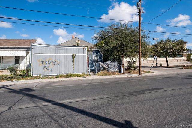 2925 W Commerce St, San Antonio, TX 78207