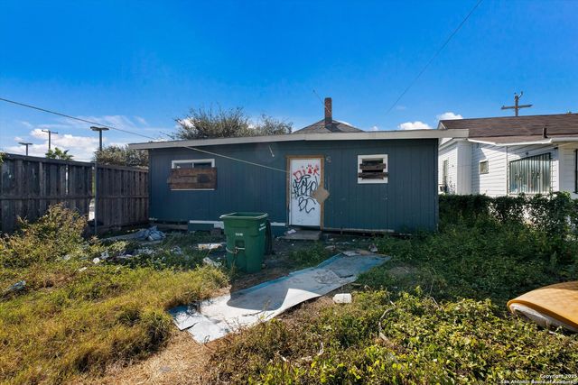 2925 W Commerce St, San Antonio, TX 78207