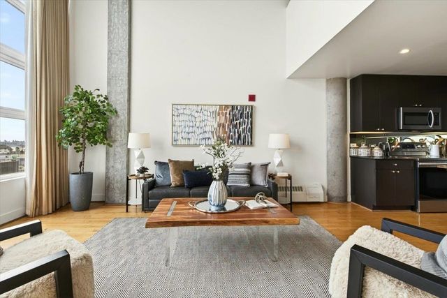 311 Oak St 520, Oakland, CA 94607