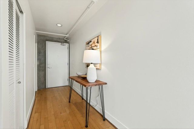 311 Oak St 520, Oakland, CA 94607