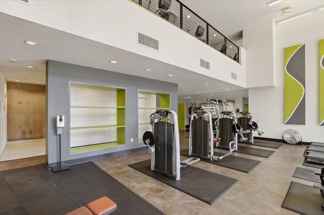 311 Oak St 520, Oakland, CA 94607