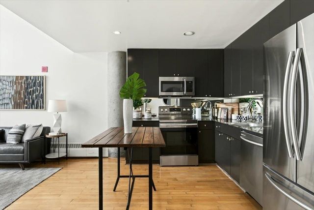 311 Oak St 520, Oakland, CA 94607