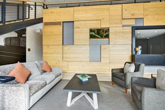 311 Oak St 520, Oakland, CA 94607