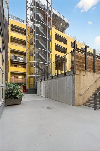 311 Oak St 520, Oakland, CA 94607