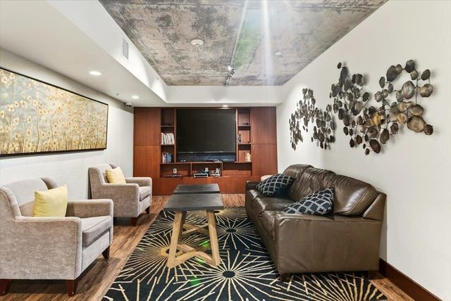 311 Oak St 520, Oakland, CA 94607