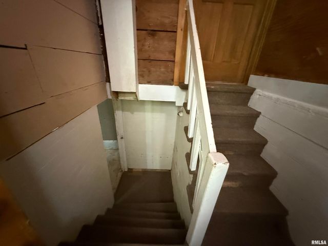 1312 W SYCAMORE Street, Carbondale, IL 62901