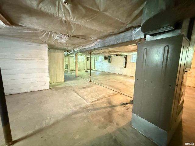 1312 W SYCAMORE Street, Carbondale, IL 62901