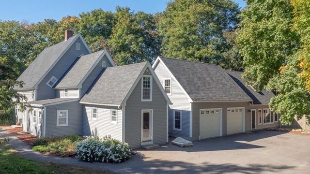2 C St, Douglas, MA 01516