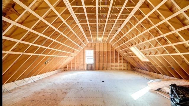 2 C St, Douglas, MA 01516