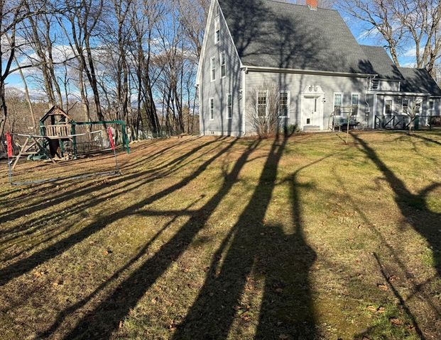 2 C St, Douglas, MA 01516