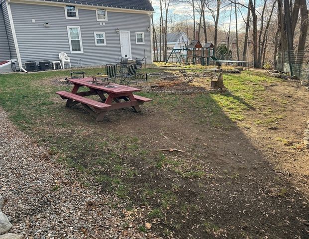 2 C St, Douglas, MA 01516