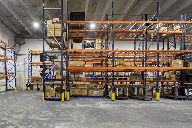 10840 NW 27th St, Doral, FL 33172