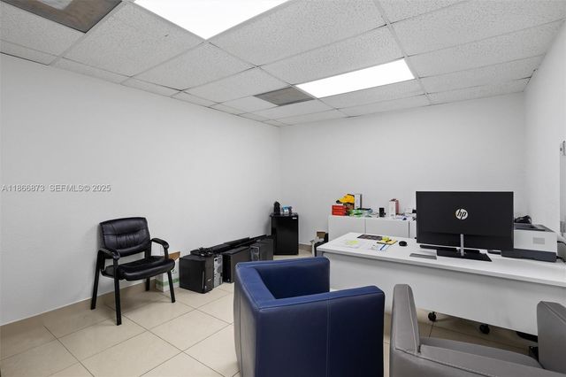 10840 NW 27th St, Doral, FL 33172