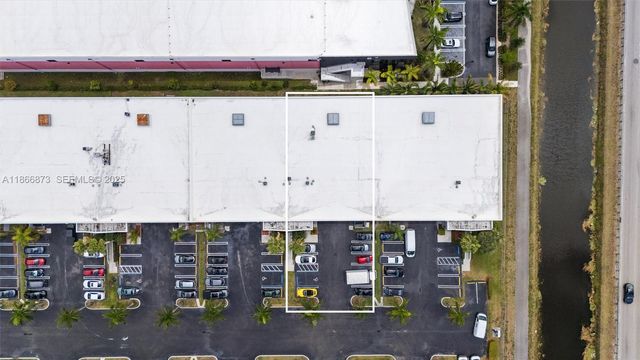 10840 NW 27th St, Doral, FL 33172