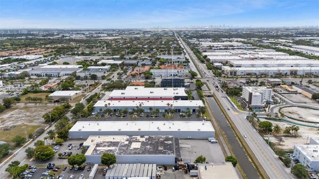 10840 NW 27th St, Doral, FL 33172