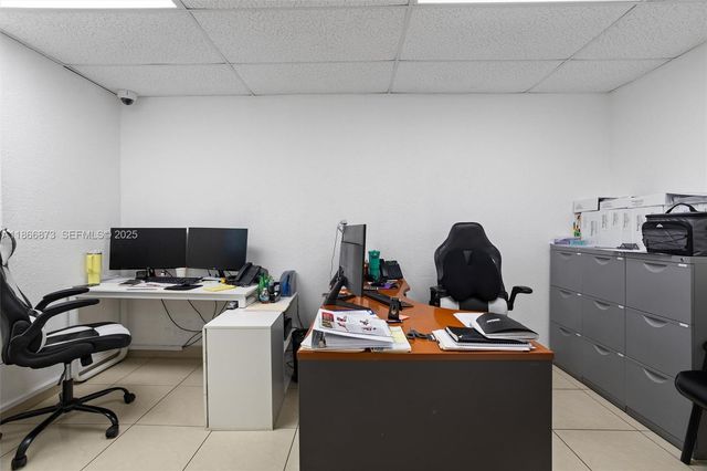 10840 NW 27th St, Doral, FL 33172