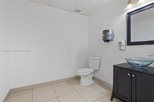 10840 NW 27th St, Doral, FL 33172