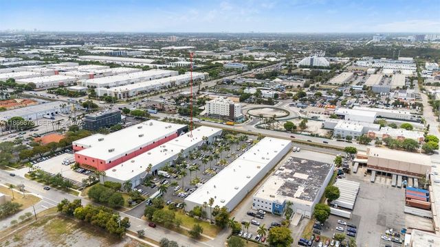 10840 NW 27th St, Doral, FL 33172