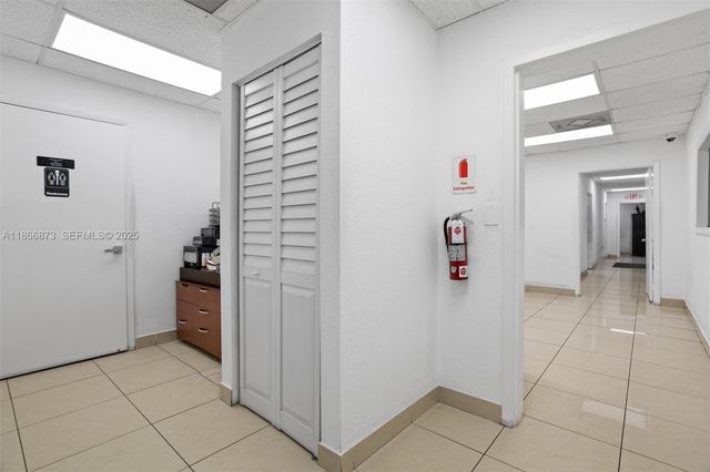 10840 NW 27th St, Doral, FL 33172