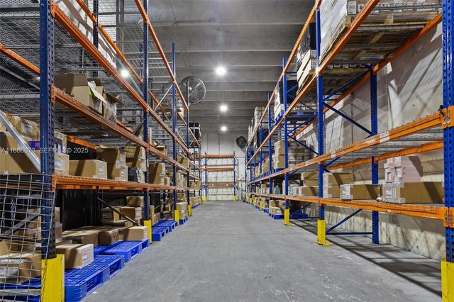 10840 NW 27th St, Doral, FL 33172