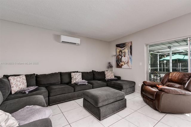 17860 NE 9th Pl, North Miami Beach, FL 33162