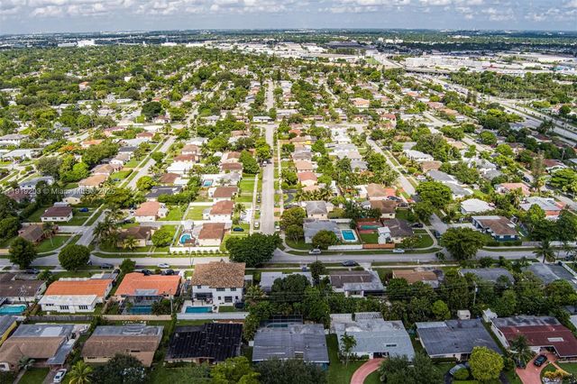 17860 NE 9th Pl, North Miami Beach, FL 33162