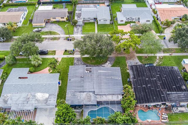 17860 NE 9th Pl, North Miami Beach, FL 33162